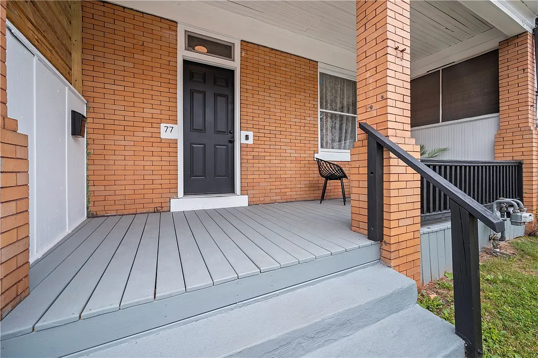 77 Kendall Ave photo 1