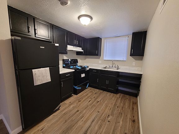 3rd image of 3037 N Jackson Ave #2