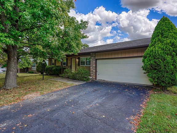 3rd image of 1070 Matterhorn Dr