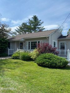16 Woodlawn Ave, North Adams, MA, 01247