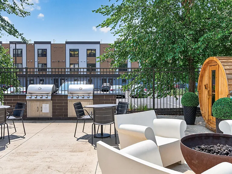 Spectrum Apartments & Townhomes — Photo 12