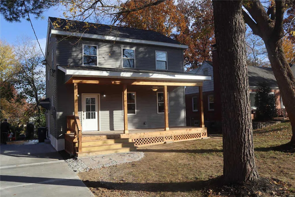 700 Angenette Ave photo 1