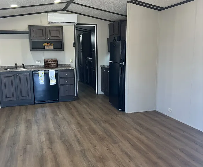 5214 Guthrie St — Photo 3