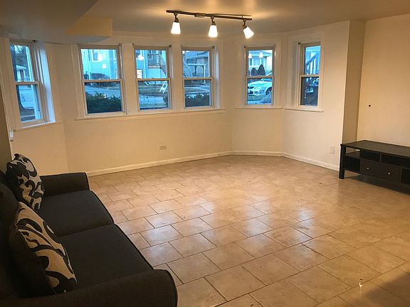 4th image of 6329 W Cuyler Ave #B
