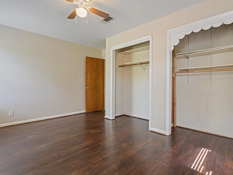 3808 Avenue O — Photo 30