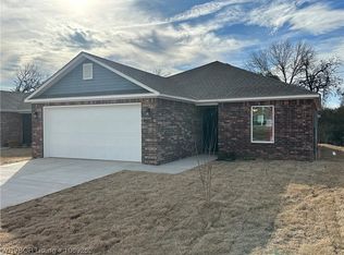 8020 Melody Ln, Fort Smith, AR 72916