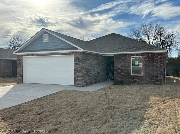 8020 Melody Ln, Fort Smith, AR 72916