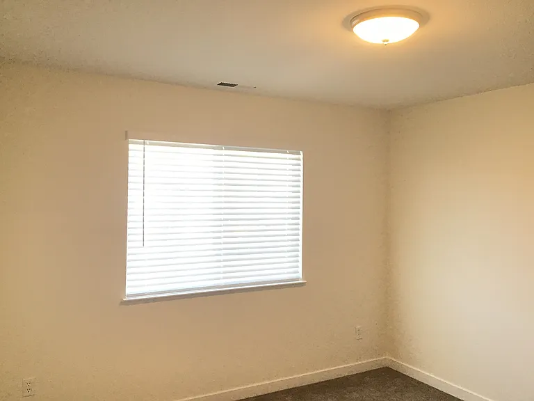 18258 Oakbrook Ln — Photo 20
