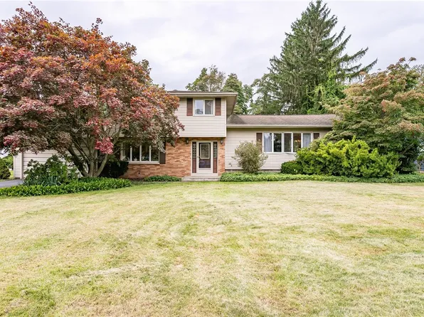 207 City View Dr, Rochester, NY 14625