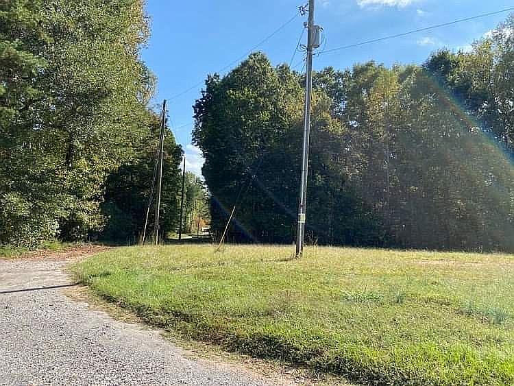 2nd image of 554 Wyatt Rd