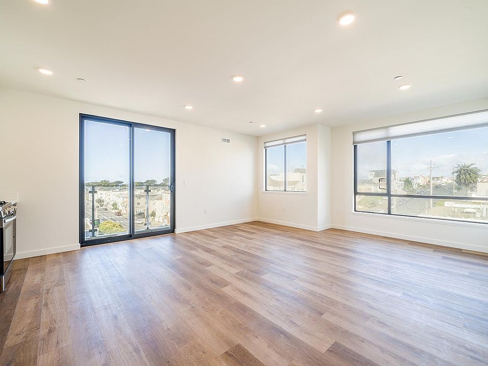 1st image of 2410 33rd Ave #401
