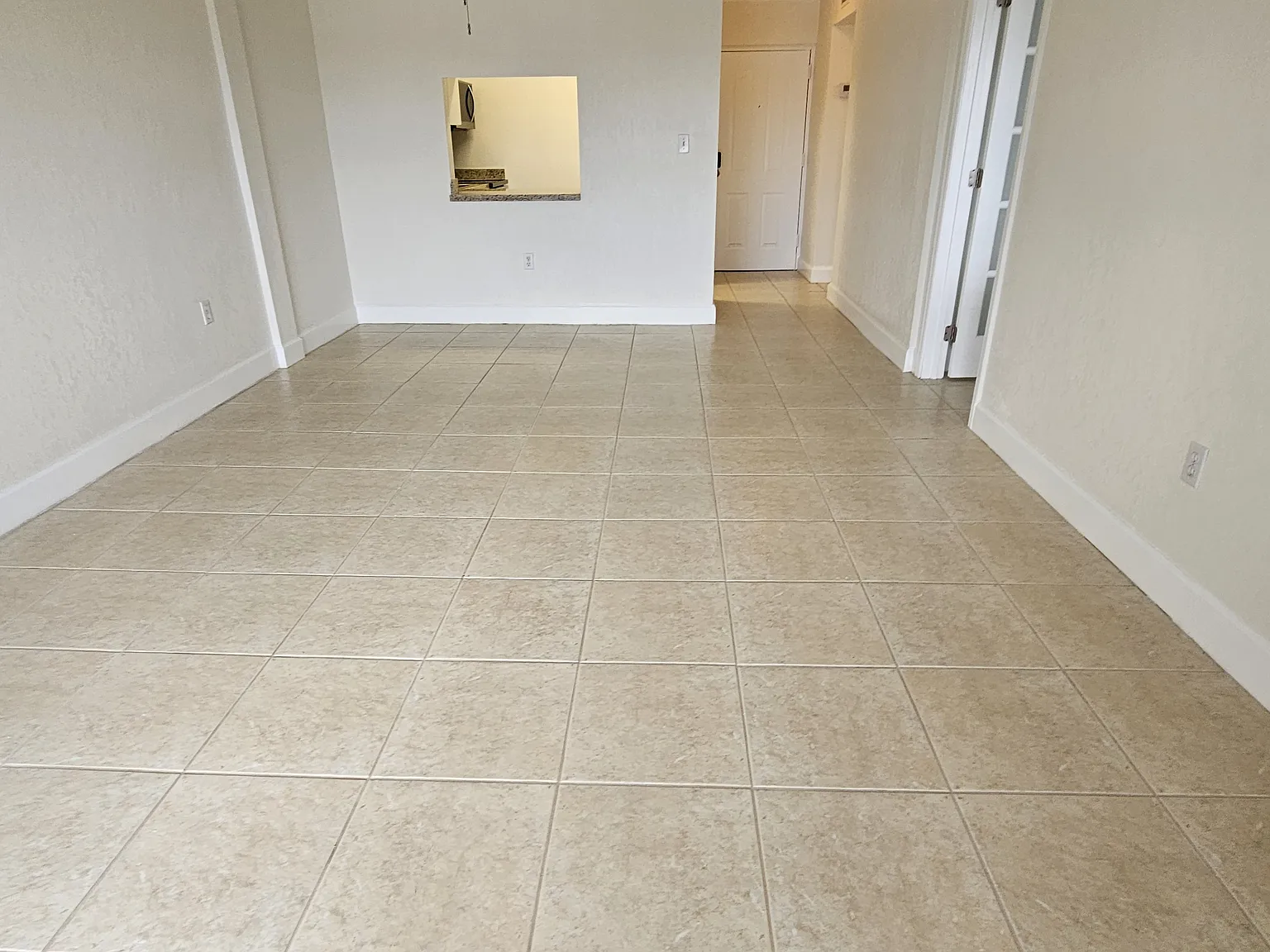1 bed, 850 sqft, $1,800 — Photo 3