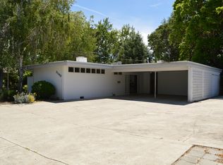 2140 Oakwood Dr, Medford, OR