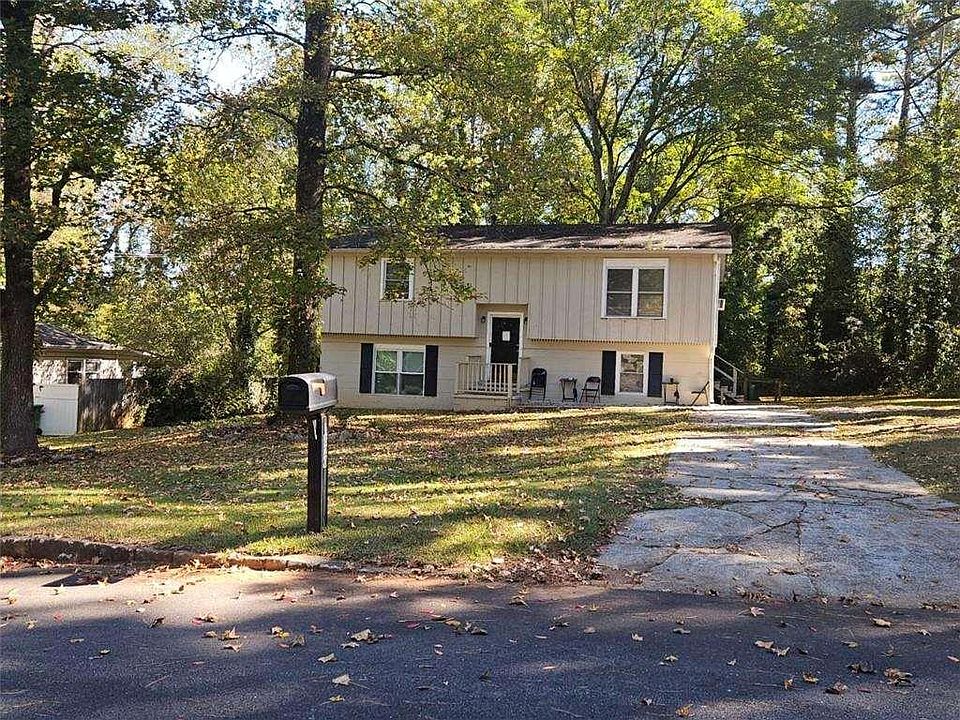 2nd image of 1820 Glenhaven Cir