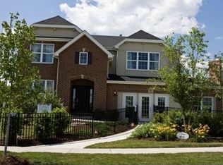 720 N Sunrise Dr, Romeoville, IL 60446