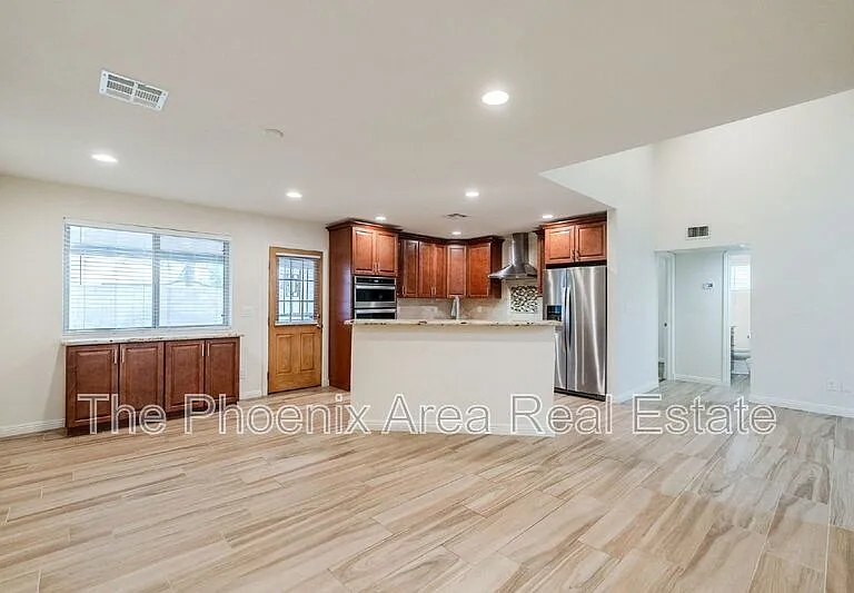 3231 N Woodburne Dr — Photo 12