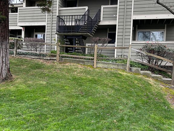 2nd image of 2021 Castlebury Dr