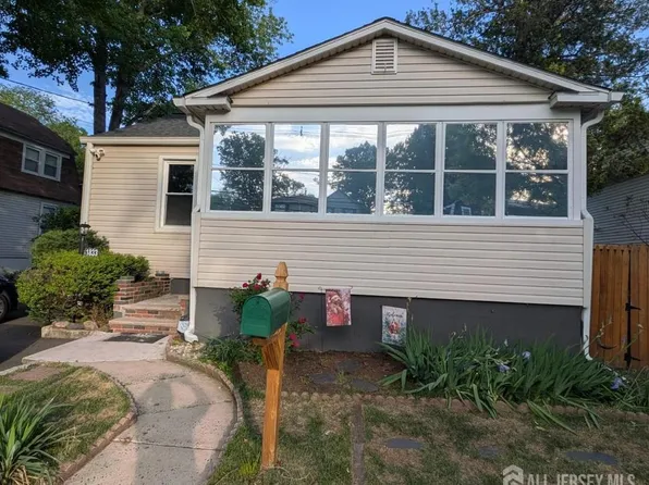 1833 W 4th St, Piscataway, NJ 08854