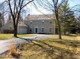 9711 N Dalewood Ln, Mequon, WI 53092
