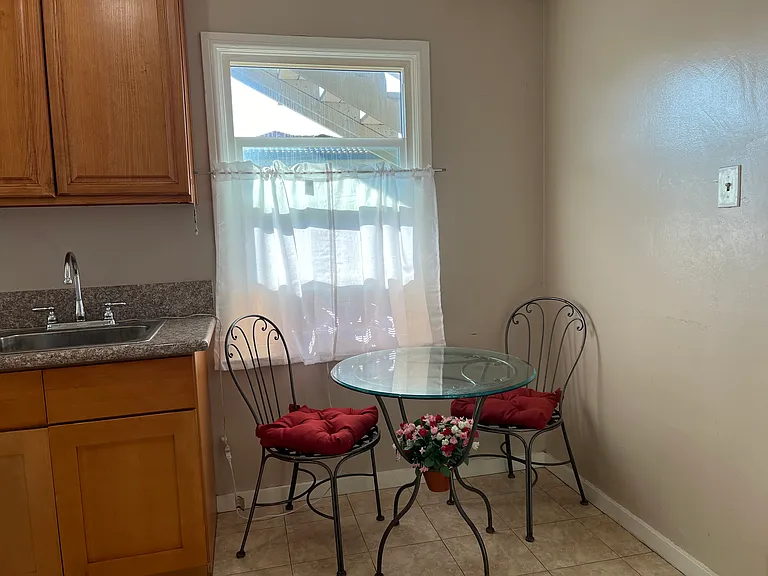 5575 1/2 Angelus Ave — Photo 12