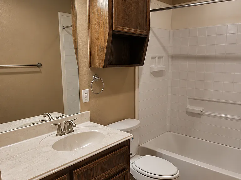 3203B Lineage Loop — Photo 17