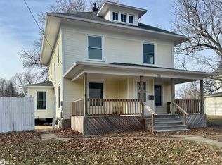 711 S 8th St, Chariton, IA 50049
