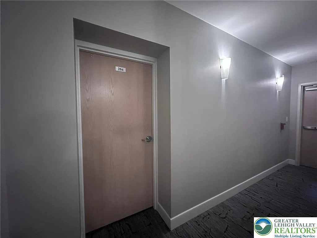 1 bed, 1.0 bath, 880 sqft, $1,595 — Photo 3