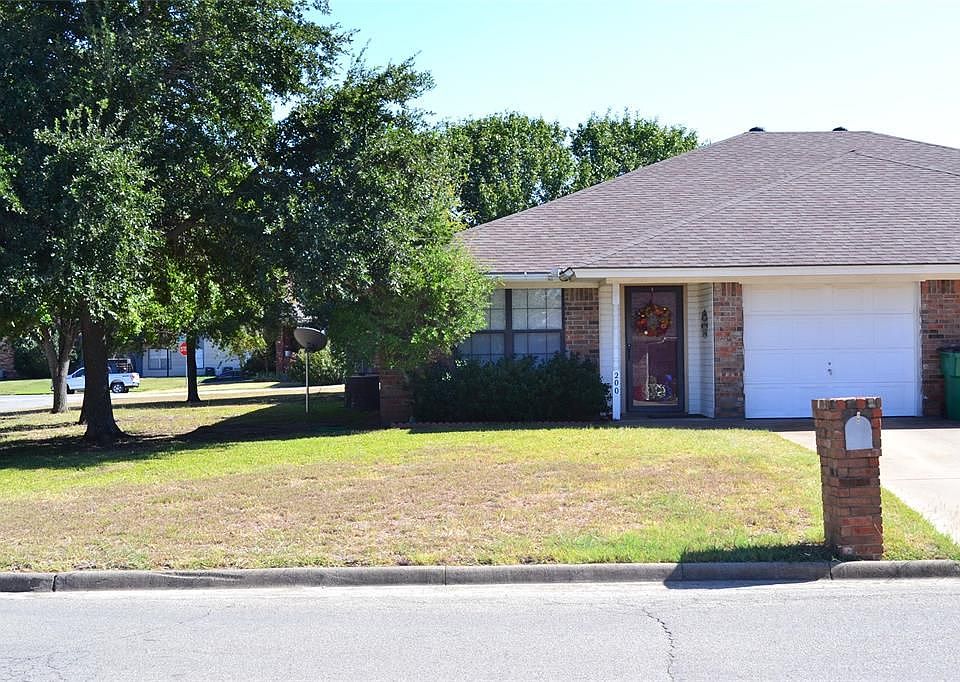 1st image of 200 Rosebud Dr
