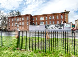 827 Park St #2N, Hartford, CT 06106