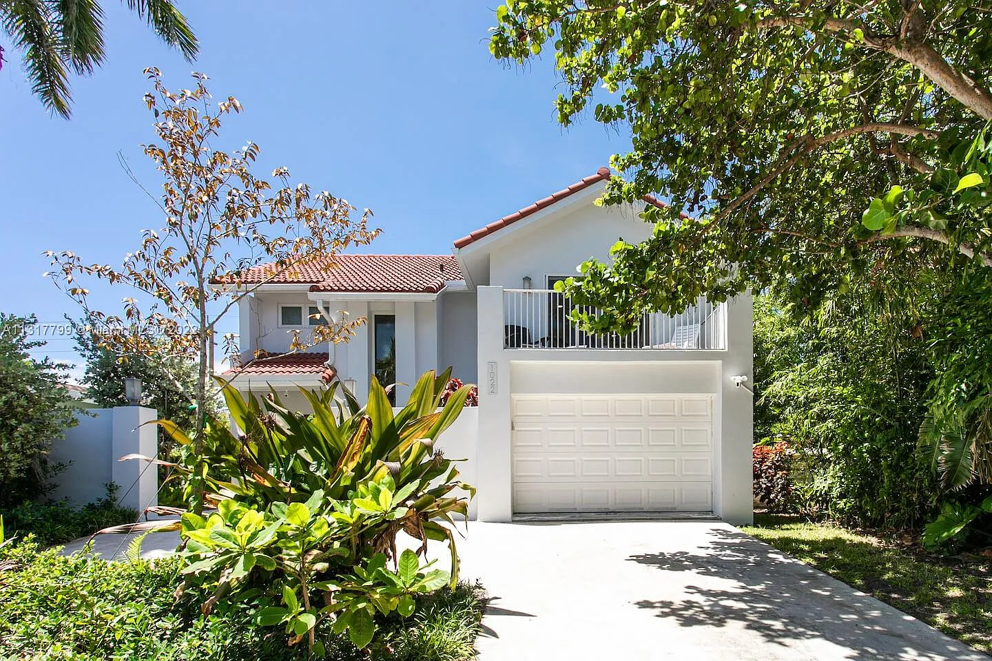 Hollywood Lakes Section — Photo 1