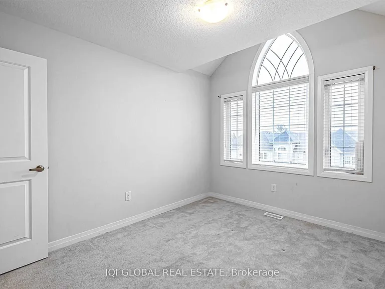 4084 Fracchioni Dr — Photo 10
