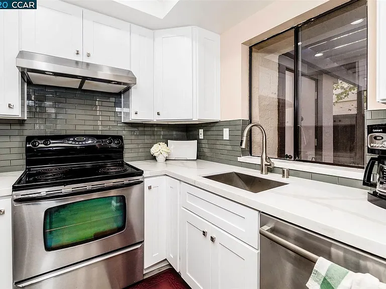 503 Pimlico Ct — Photo 9