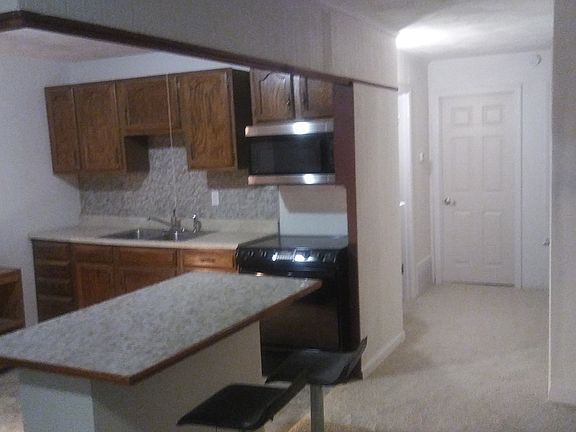 kitchen-hall frm dining area