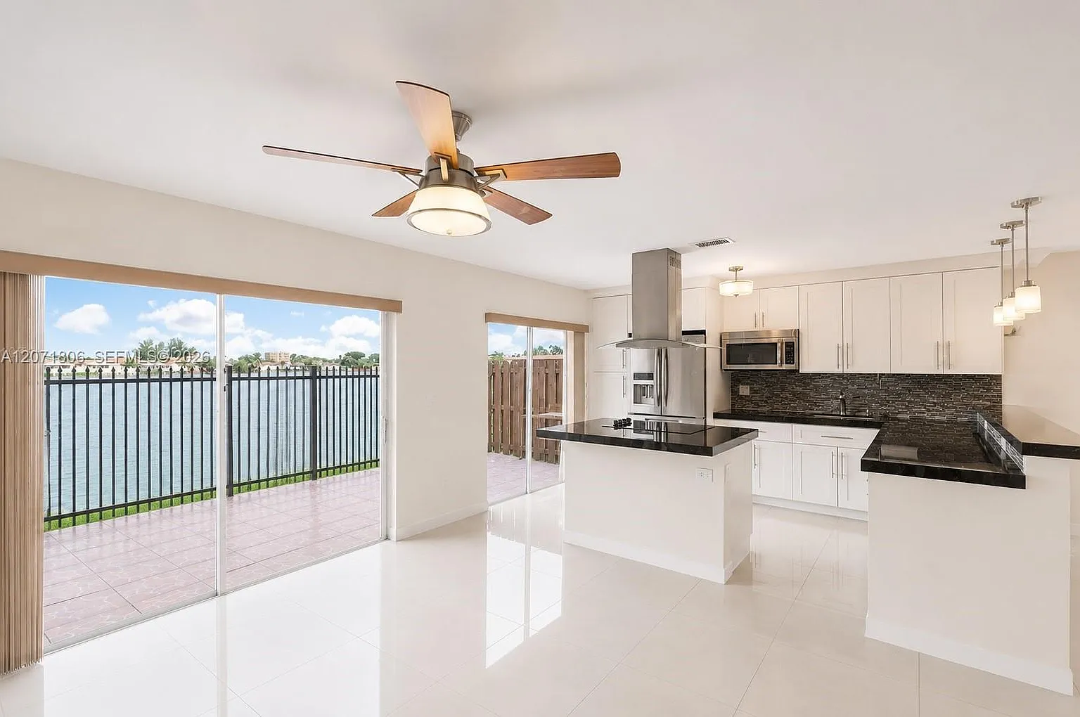 4 bed, 3.0 bath, $3,500 — Photo 1