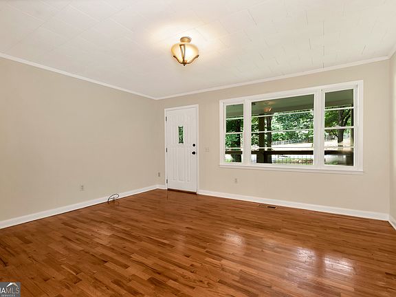 3rd image of 4188 Commerce Rd