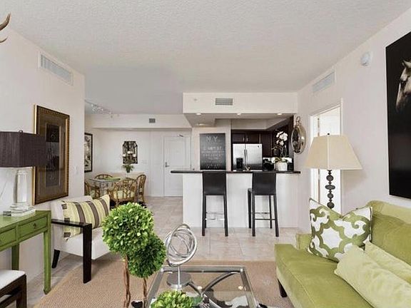 3rd image of 403 S Sapodilla Ave APT 618