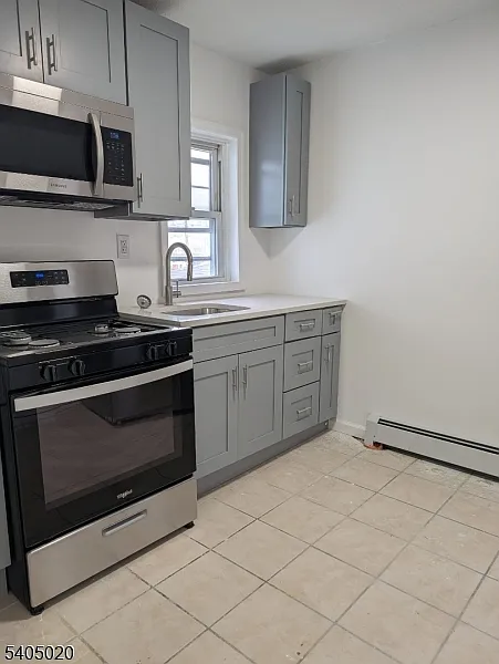 2 bed, 1.0 bath, $1,750 — Photo 3