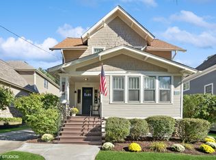 418 Ridgewood Ave, Glen Ellyn, IL 60137