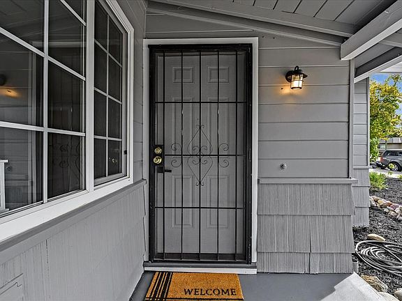 3rd image of 1449 Blackstone Ave