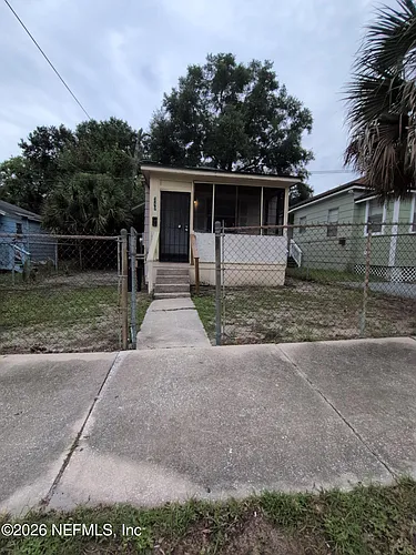 349 Phelps St Photo 1