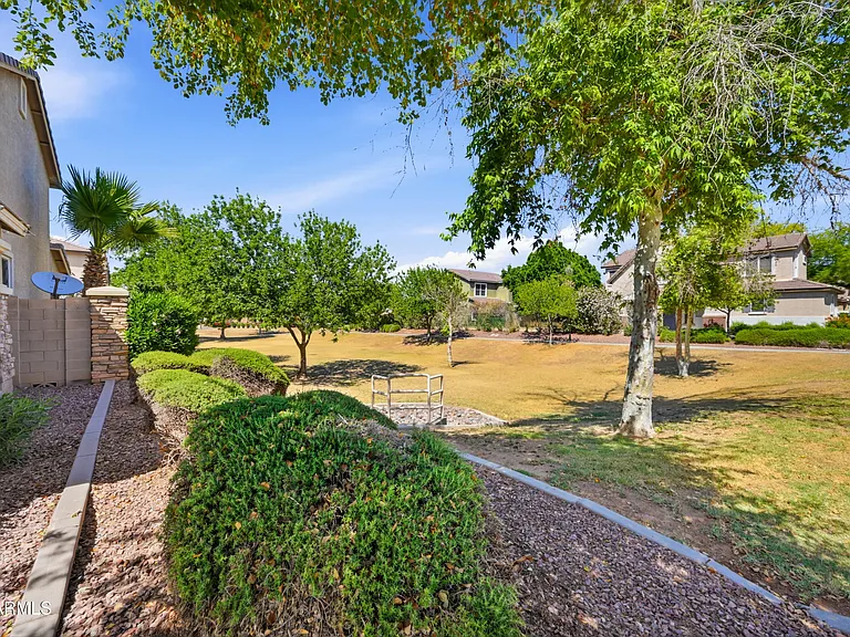 2250 E Wayland Dr — Photo 39