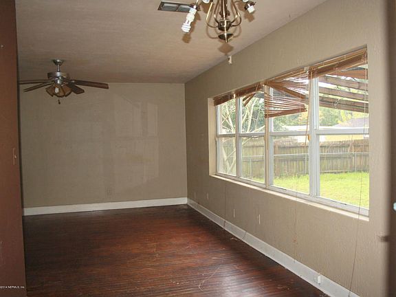 3rd image of 1920 Cesery Blvd