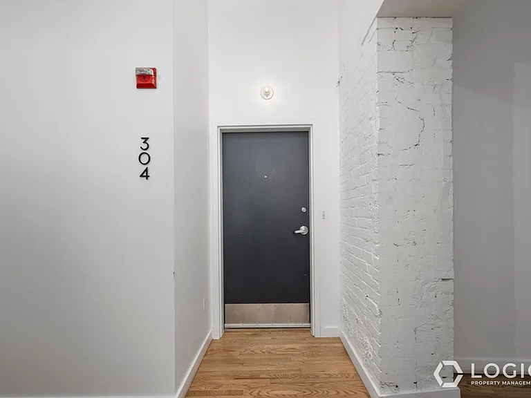 159 W Broadway #304 — Photo 4