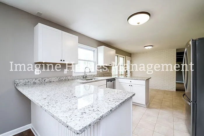 2351 Columbia Rd — Photo 5