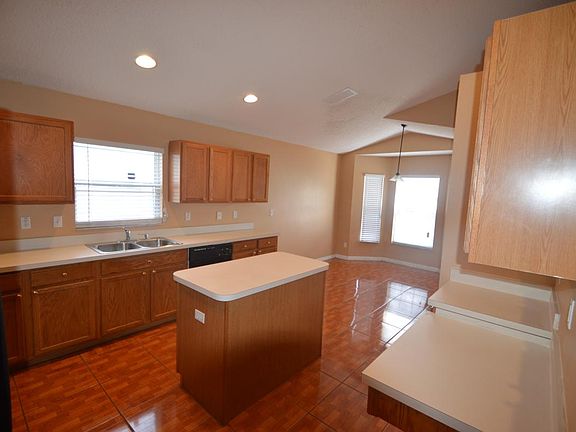 4th image of 340 Delancey Dr