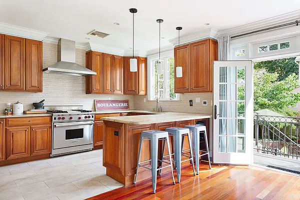 Sold by Compass | media 5