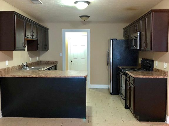 3rd image of 6085 Lauren Ln