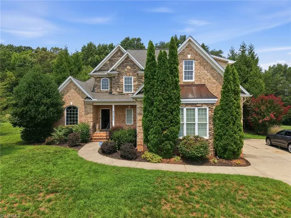 8106 Angels Glen Dr, Stokesdale, NC 27357