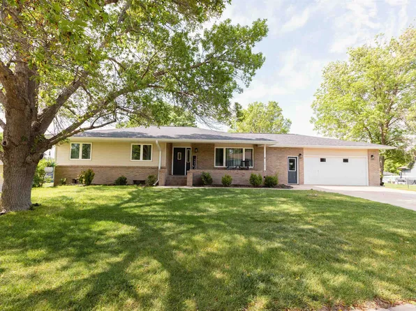 1411 Centennial Dr, McCook, NE 69001