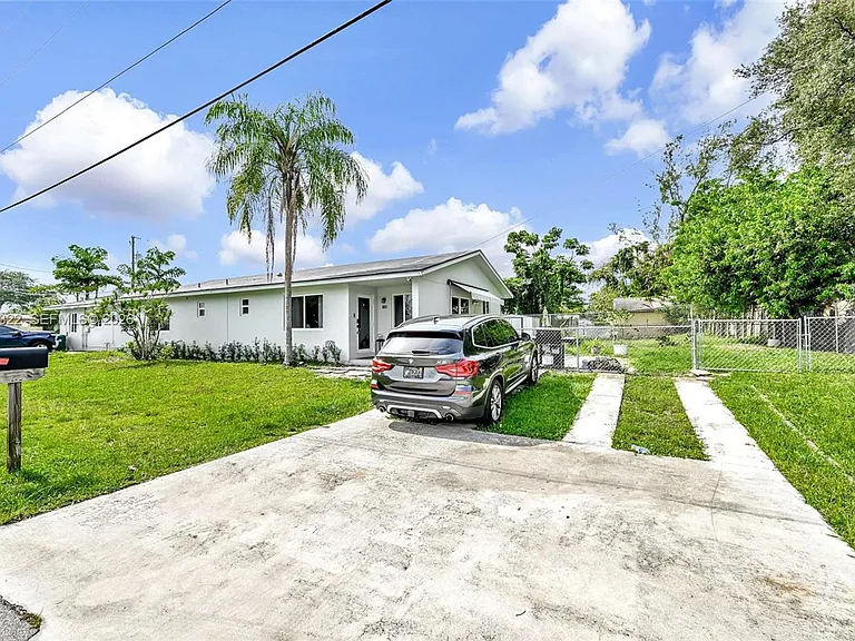 8780 SW 200th Ter #0 — Photo 14